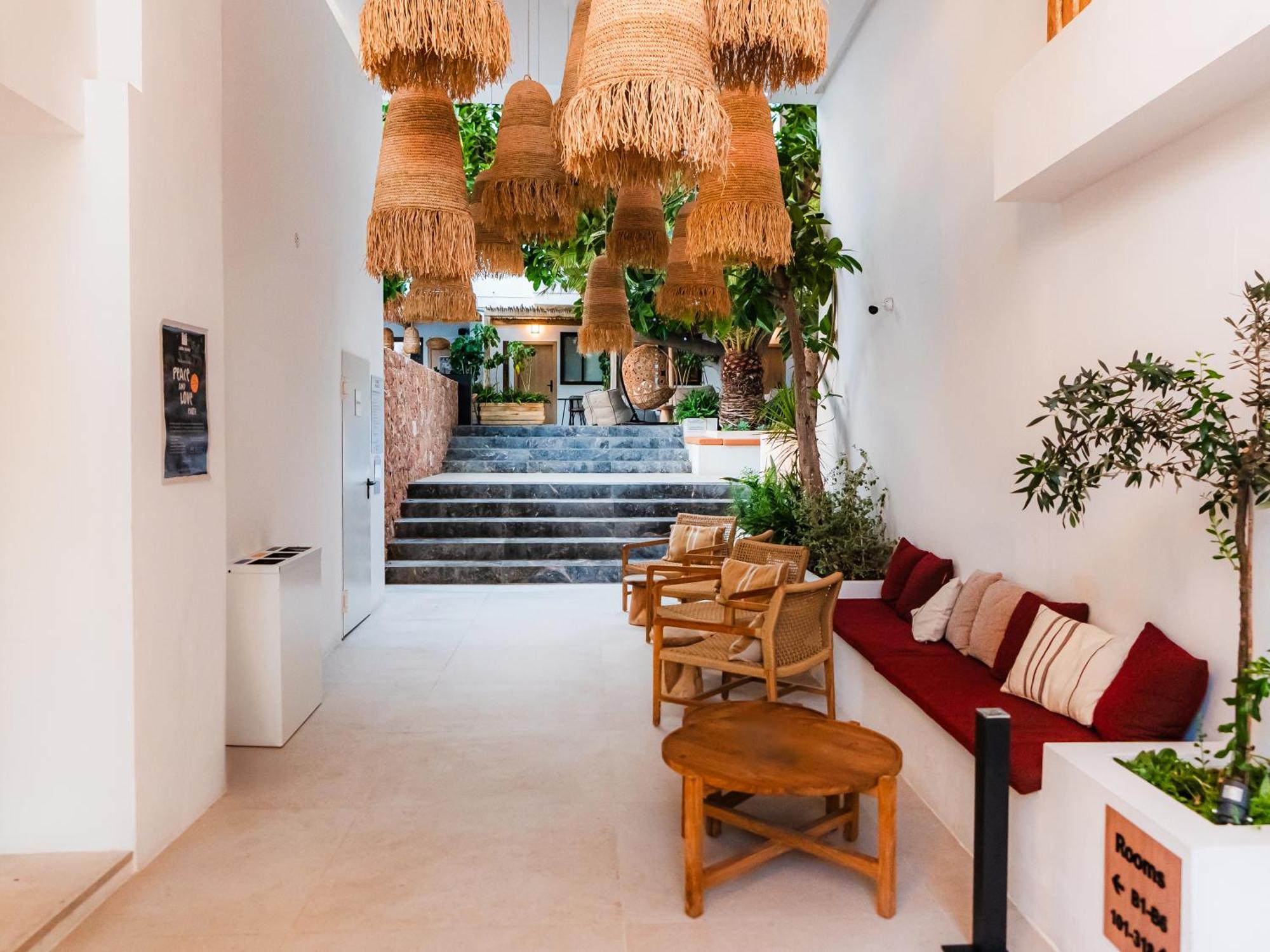 Aparthotel Casita Blanca - Adults Only Sant Antoni de Portmany Exterior foto