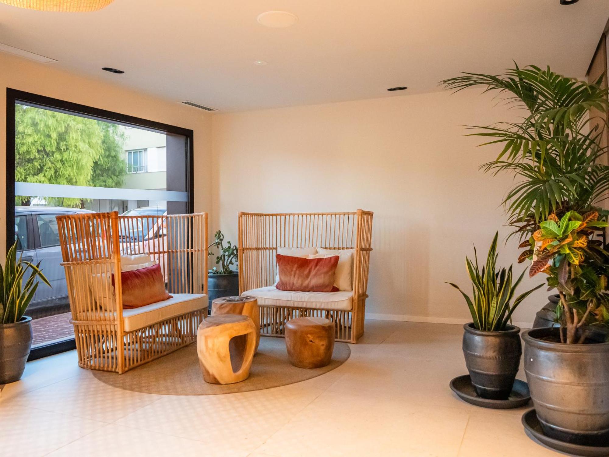 Aparthotel Casita Blanca - Adults Only Sant Antoni de Portmany Exterior foto