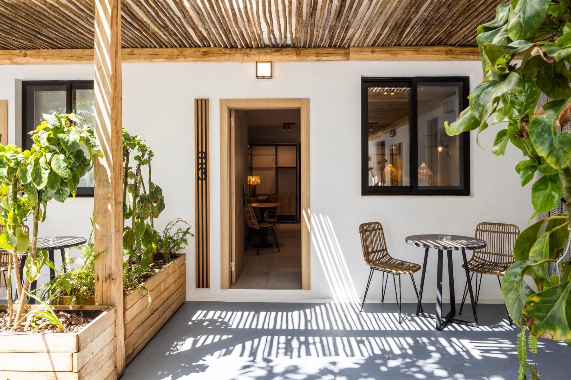 Aparthotel Casita Blanca - Adults Only Sant Antoni de Portmany Exterior foto